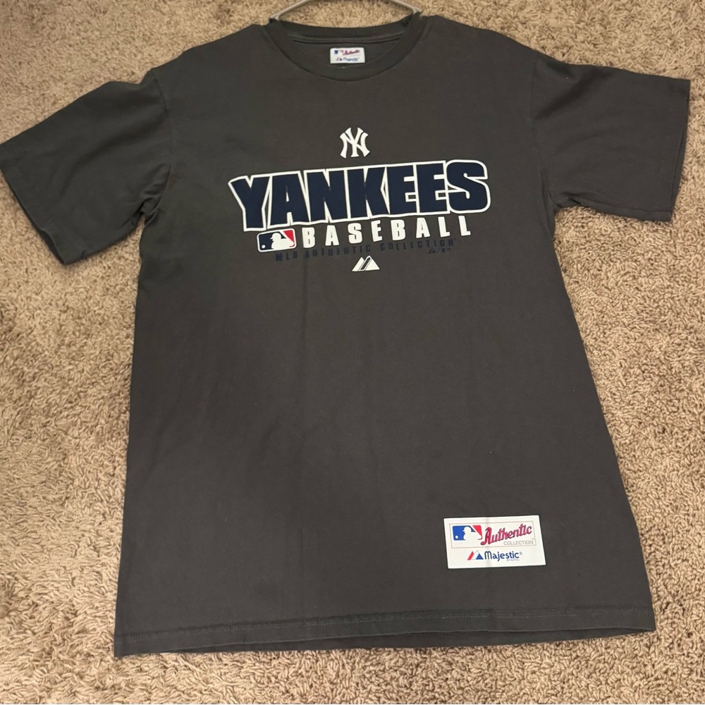 New York Yankees Shirt M Mens Blue Short Sleeve MLB Tee Majestic Authentic